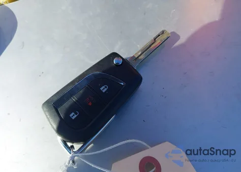 2018 Toyota Corolla Im from USA, damaged, VIN JTNKARJE7JJ558701